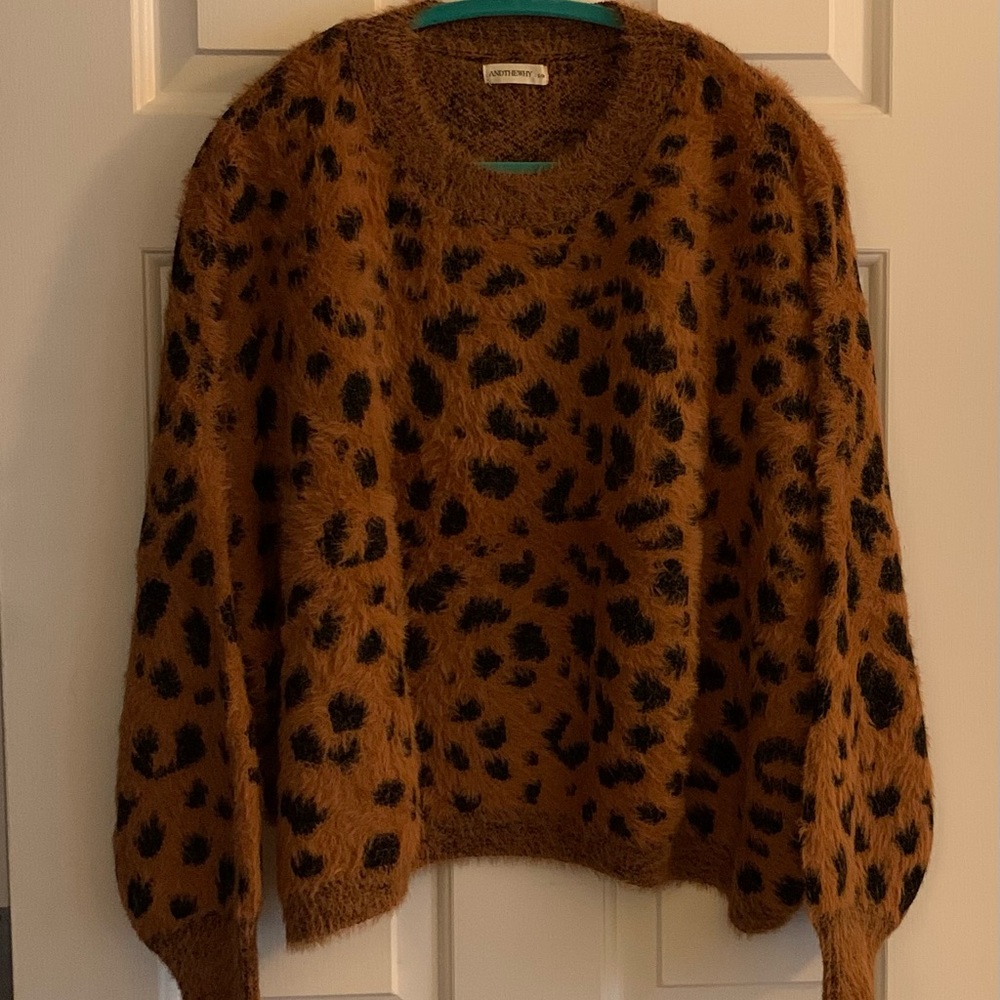 AndTheWhy Leopard Print Sweater